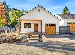 925 S 3rd St UNIT B, Jacksonville, OR 97530