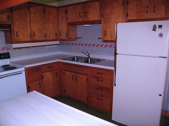 Kitchen, all appliances stay