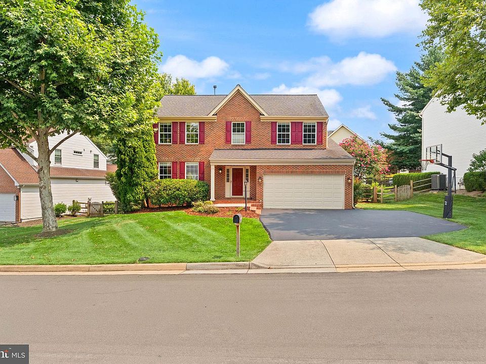 1st image of 47003 Bainbridge Pl