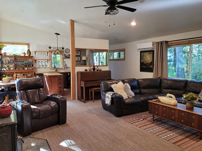 721 Claire Ln — Photo 24