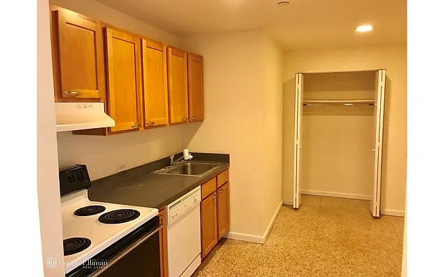 Rented by Douglas Elliman | media 23