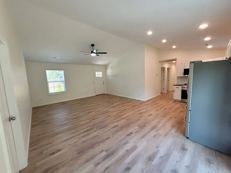 115 Dorchester Ln — Photo 7