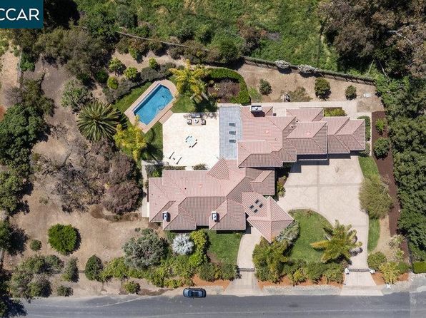 195 Pine Creek Rd, Walnut Creek, CA 94598