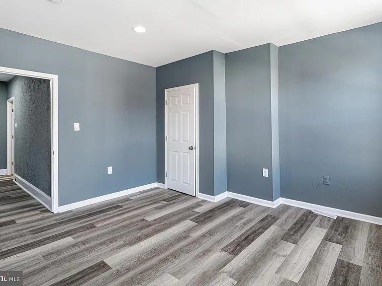 1307 S Hanson St — Photo 6