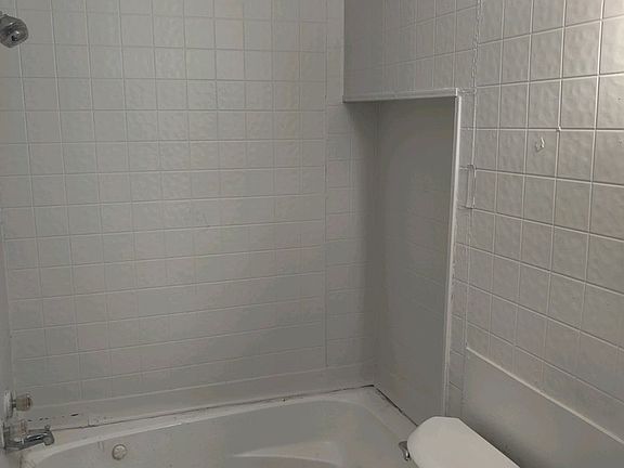 2nd image of 726 Avenue B #W