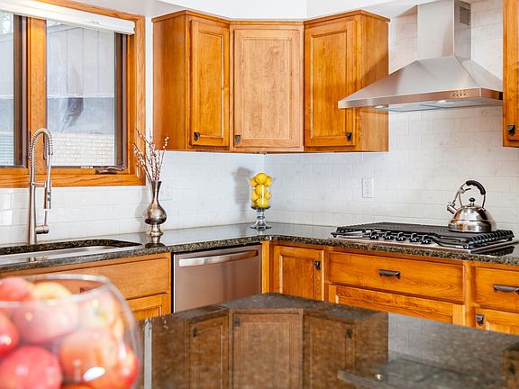 2nd image of 527 Virginia Ave APT 2