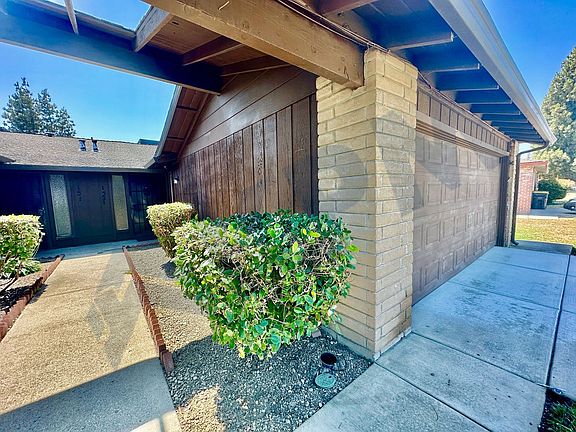 2nd image of 1521 Silver Creek Cir