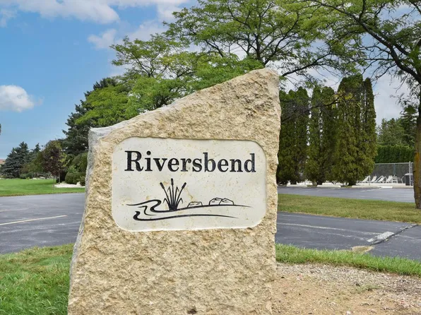 W177N9765 Riversbend CIRCLE E E, Germantown, WI 53022