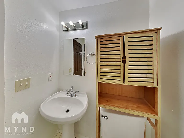 318 S 174th Pl #L — Photo 10