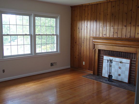 5th image of 4202 Sharolyn Dr