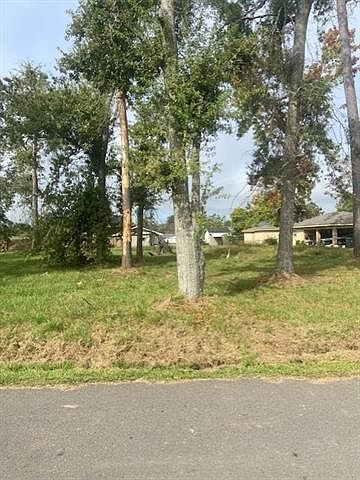 1st image of 22 Carriage Ln
