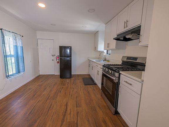 4th image of 75 Railroad Ave APT 2