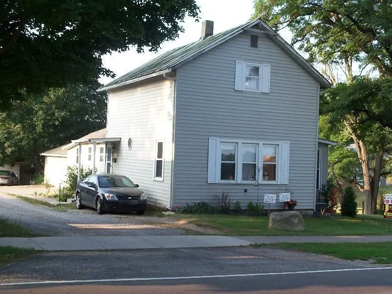 710 E Main St photo 1