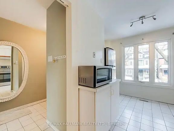 5th image of 6 Empire Ave #1A