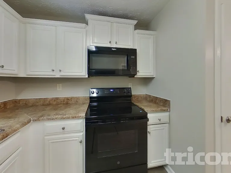 1030 Weatherwood Pl — Photo 5