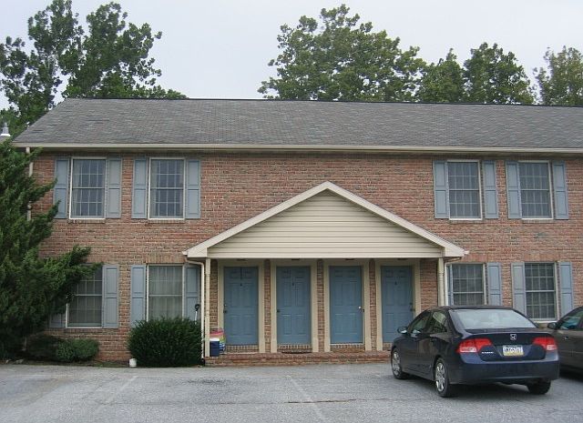 2nd image of 30 Bethany Rd APT G