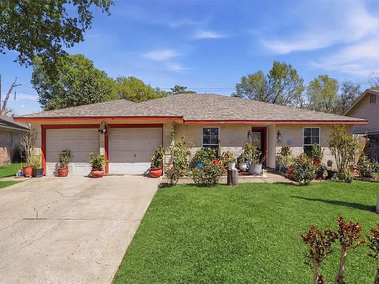 6203 Sunnygate Dr — Photo 1