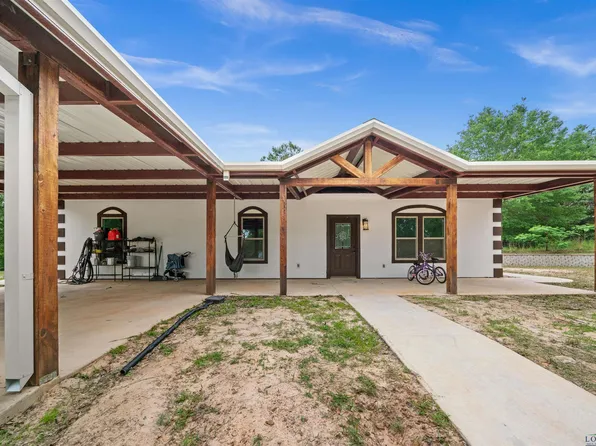 900 W Point Rd, Kilgore, TX 75662