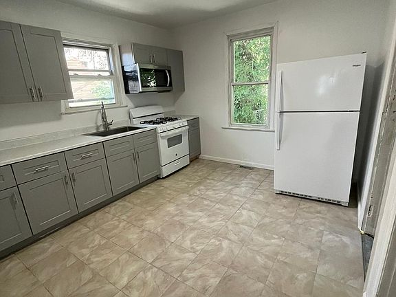 2nd image of 1679 Castleton Ave