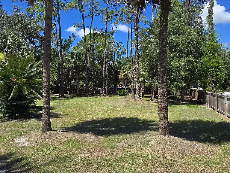 399 Broward Ave — Photo 12