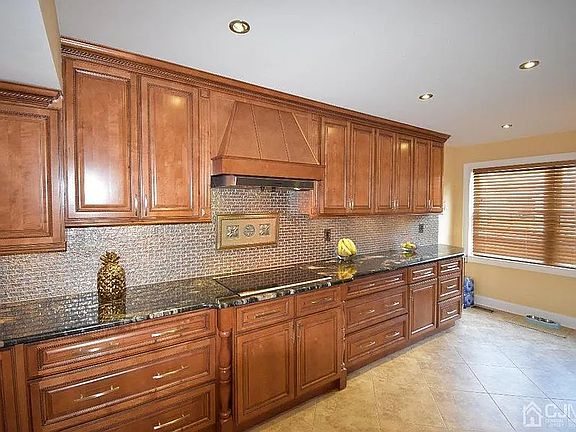 4th image of 1 Canterbury Ct
