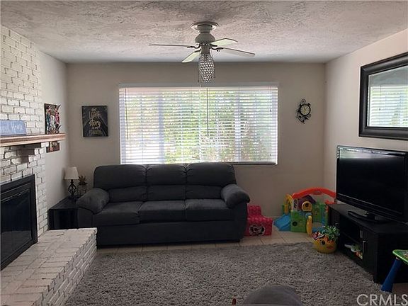 4th image of 16580 Desert Sands Rd
