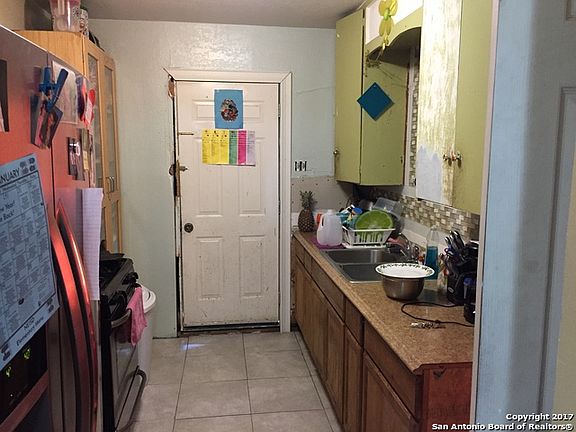 5th image of 414 Nassau Dr