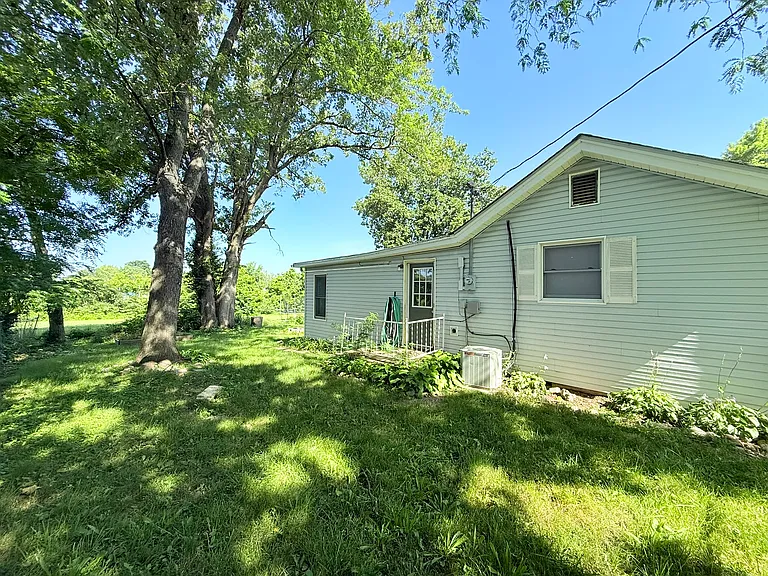 208 N Moss St — Photo 6