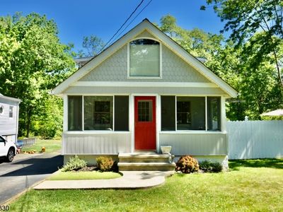 7 Kentucky Ave, Lake Hopatcong, NJ, 07849
