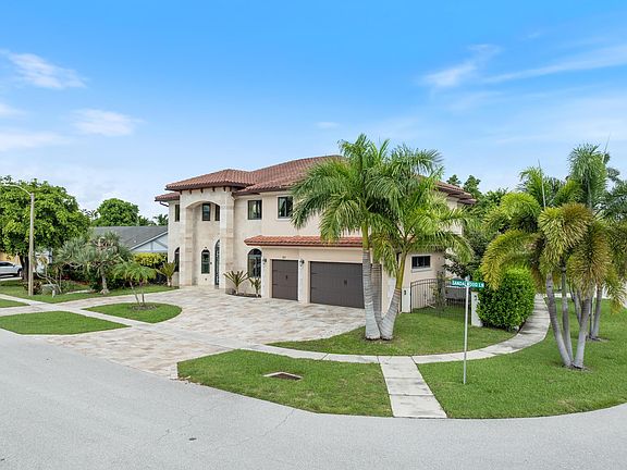 3rd image of 301 SANDALWOOD Lane