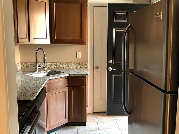 2nd image of 3306 Russell Blvd APT B