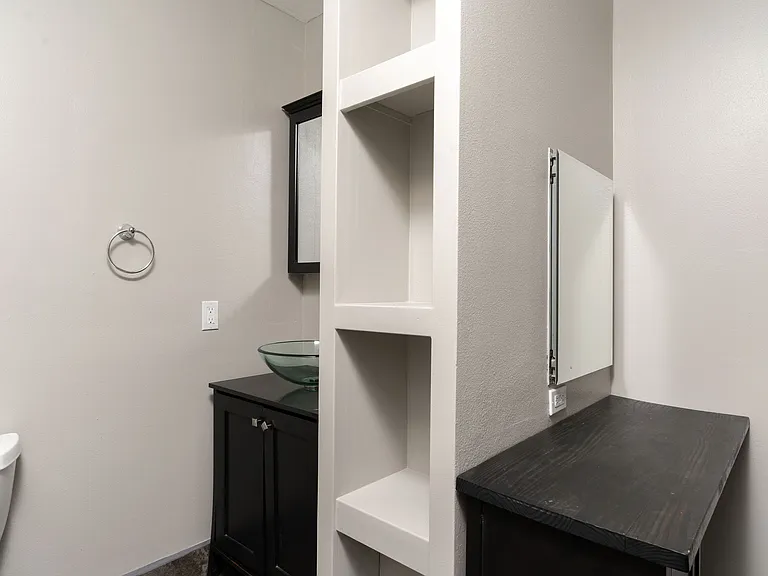 Master bathroom 2 with make-up vanity and sink