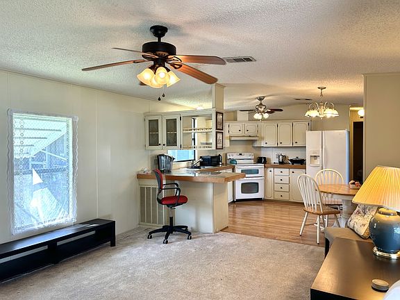 3rd image of 5825 Windtree Dr