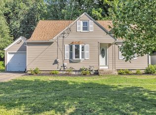 125 Chateaugay St, Chicopee, MA 01020
