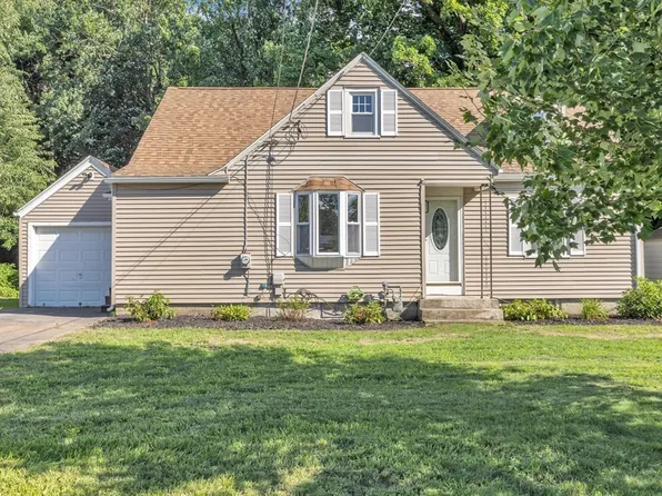 125 Chateaugay St, Chicopee, MA 01020