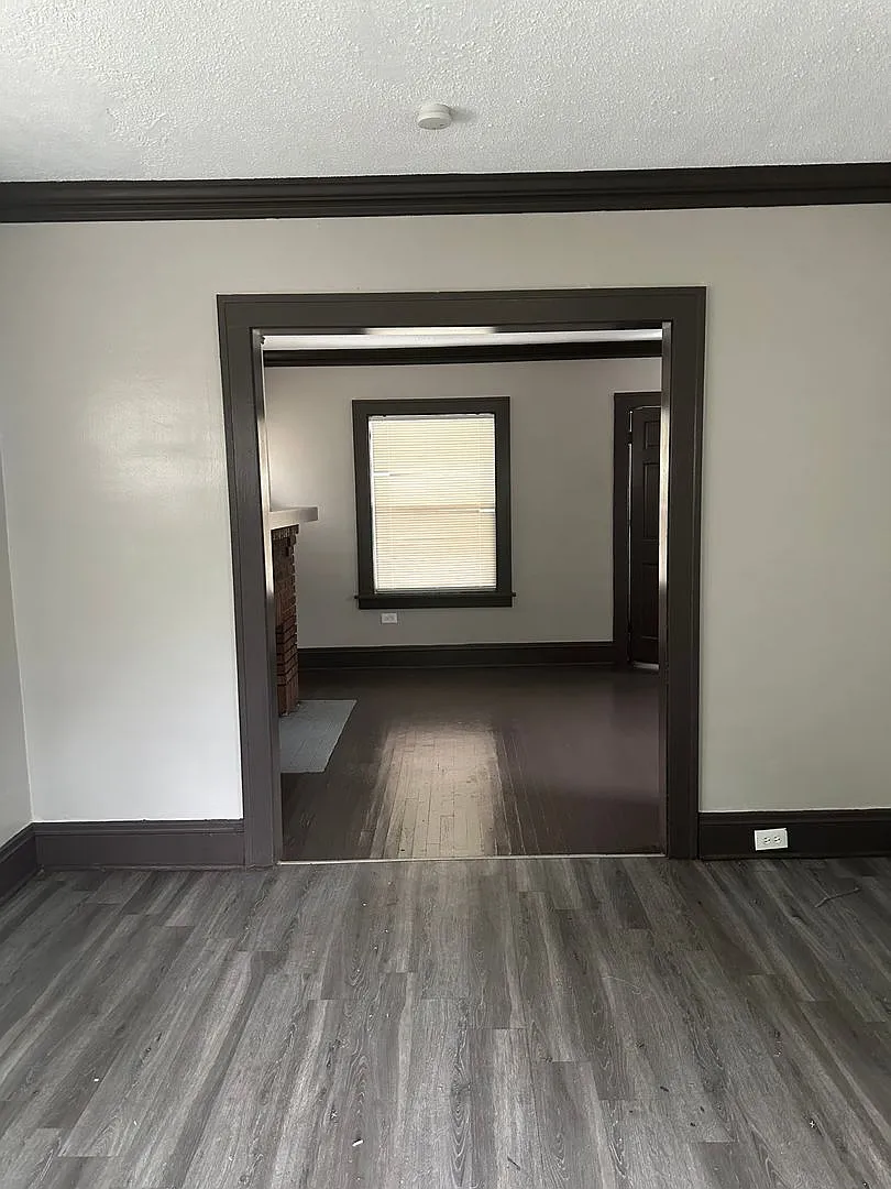 3bd Single Cash Pay/Section 8 — Photo 4