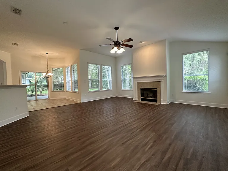 5204 Comfort Ct — Photo 13