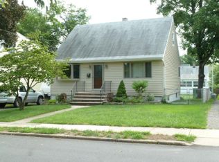 32 Perrin Ave, Pompton Lakes, NJ 07442