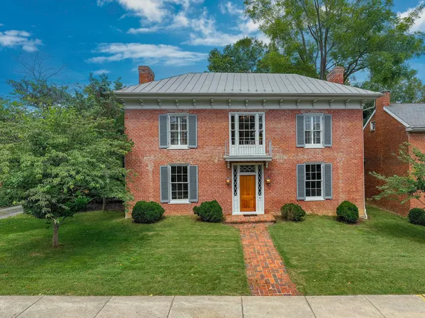 321 S Main St, Lexington, VA 24450