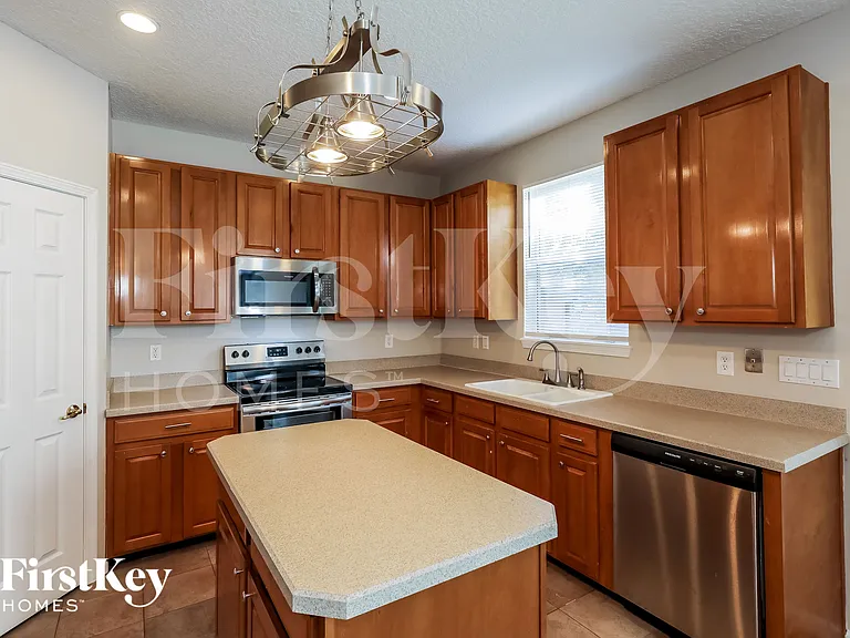 1559 Majestic View Ln — Photo 8