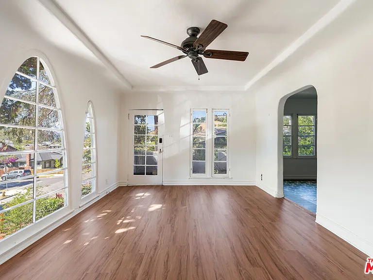 4018 Berenice Ave — Photo 10