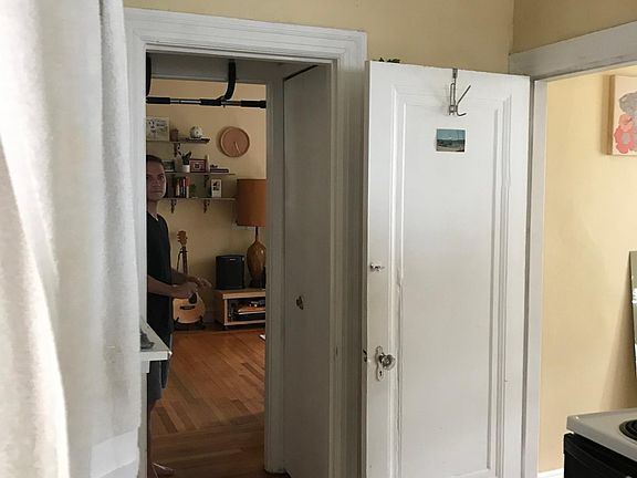 2nd image of 190 Waterman St APT 6