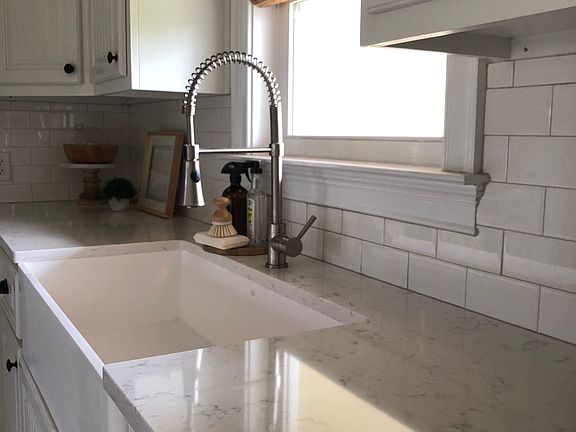 Quartz countertops 