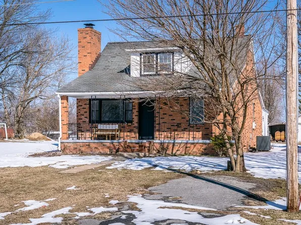 314 W Spring Ave, Elkton, VA 22827