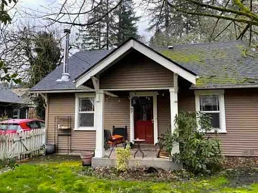 2567 Emerald St photo 1