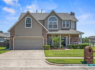 3301 N 2nd St, Broken Arrow, OK 74012