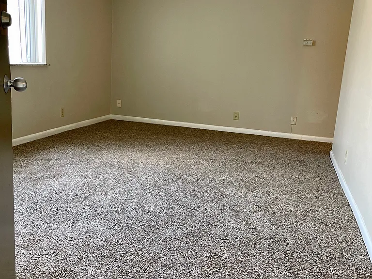 Bermuda Heights Apartments — Photo 43