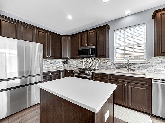 4th image of 1547 Breckenridge Dr