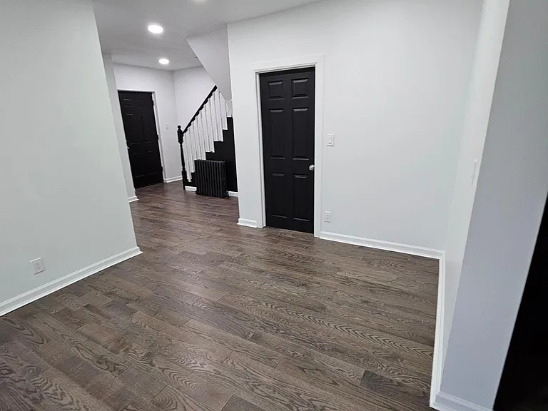 636 Lillian St — Photo 1