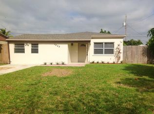 1623 NE 176th St, North Miami Beach, FL 33162